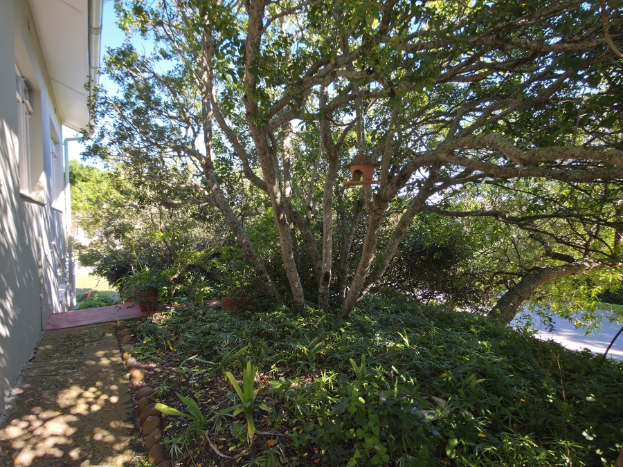 4 Bedroom Property for Sale in Paradise Beach Eastern Cape